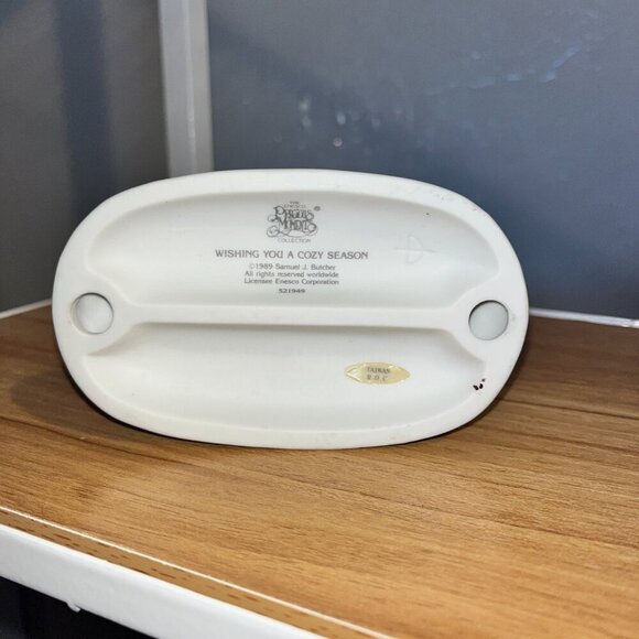 Precious Moments Figurine Wishing You A Cozy Season 1989 #521949 - Picture 9 of 9